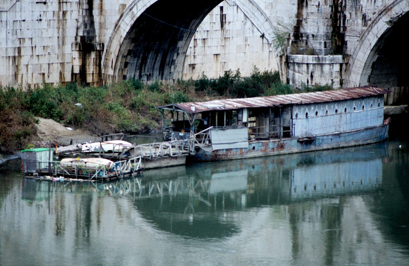 Lo stabilimento balneare della Ciriola sul Tevere a Roma nel 1983