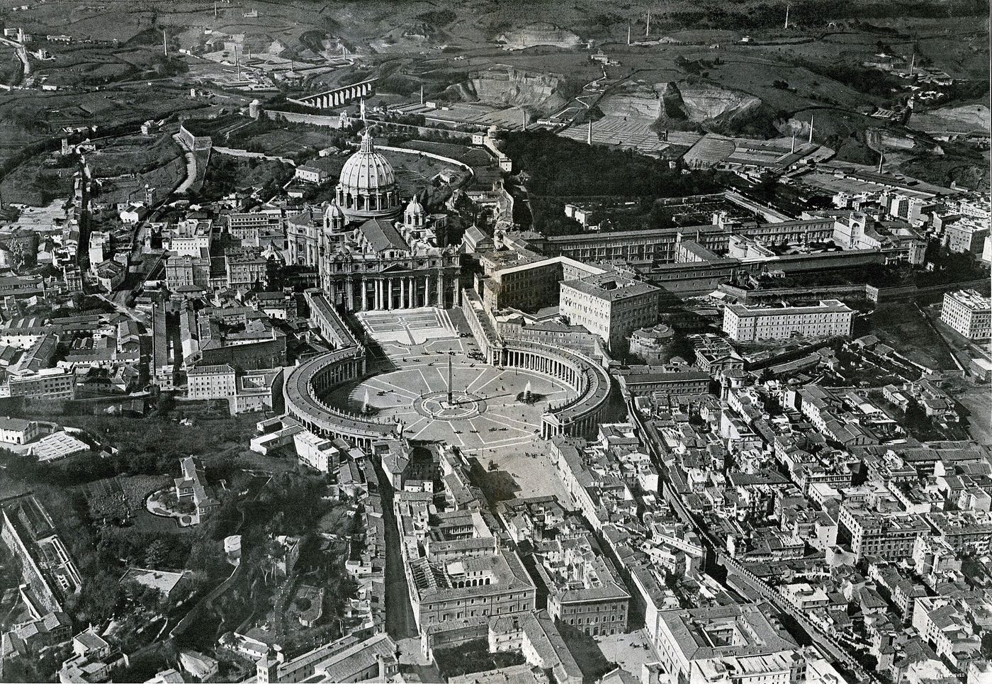 Veduta aerea del Vaticano e di San Pietro nel 1922
